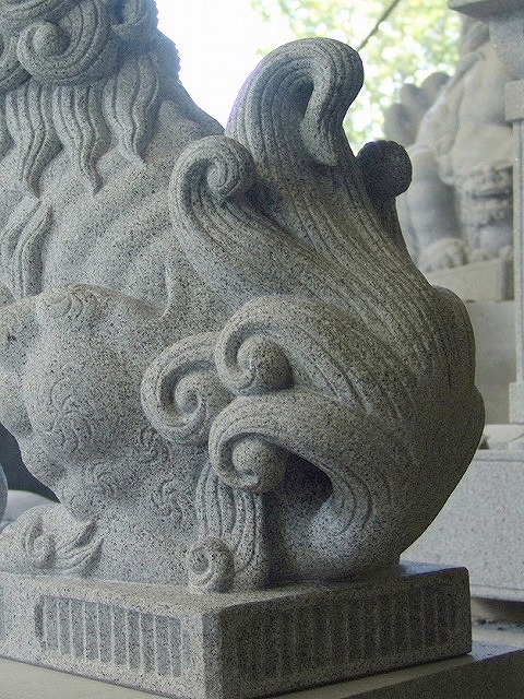 獅子狛犬八面神社の相方